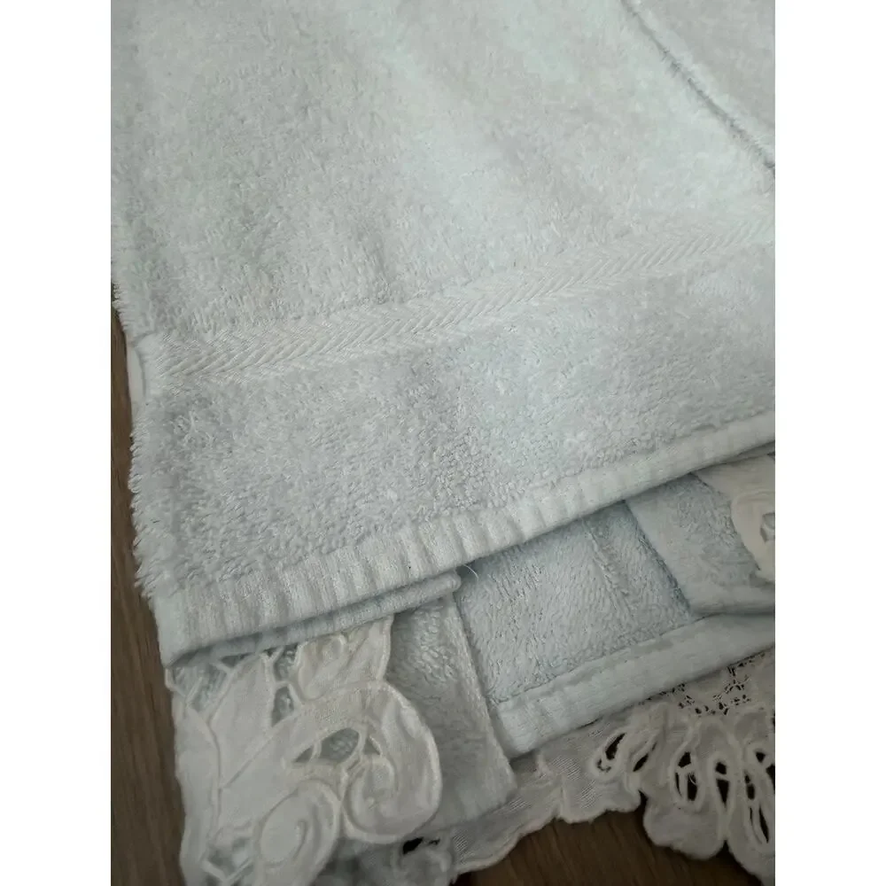Vintage Mia Armand Beverly Hills Lace Applique Blue Designer Towel Set